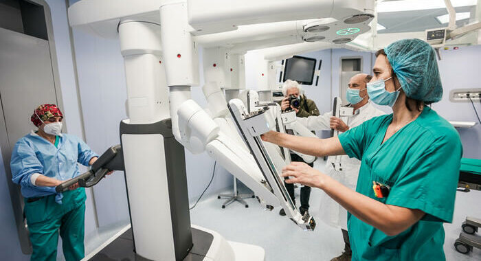 L’intelligenza artificiale per imparare chirurgia col robot