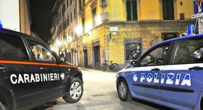 Marito aggredisce la moglie, ucciso uomo che la difende