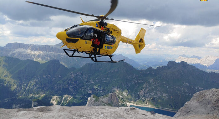 Marmolada:dispersi sono almeno 20, parenti vittime a Canazei