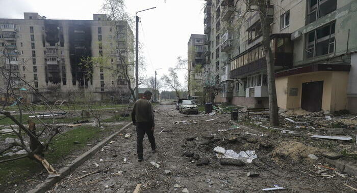 Mosca rafforza difese contro attacchi Kiev nel Donbass