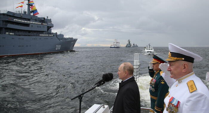 Putin,consegna missili ipersonici Tsirkon in prossimi mesi