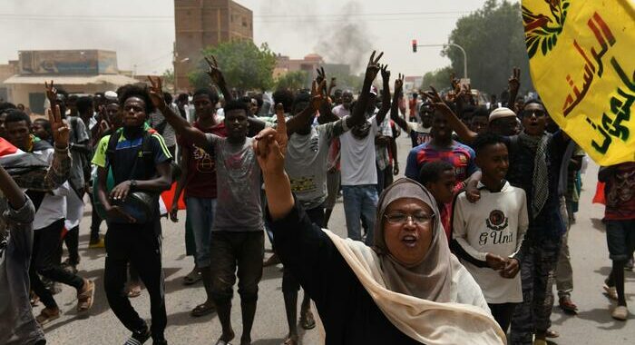 Sudan: lacrimogeni su manifestanti pro-democrazia