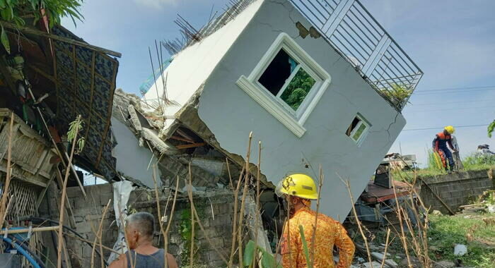 Terremoto nelle Filippine, bilancio sale a 5 morti e 150 feriti