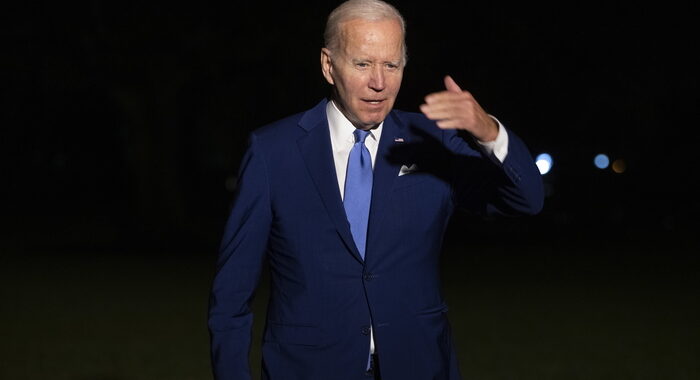 Usa: Biden, dobbiamo impedire ai minori di possedere armi