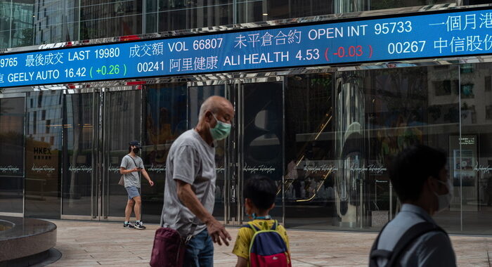 Borsa: Hong Kong negativa, apre a -1,80%