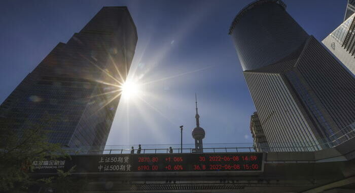 Borsa: Shanghai apre a +0,19%, Shenzhen a +0,28%