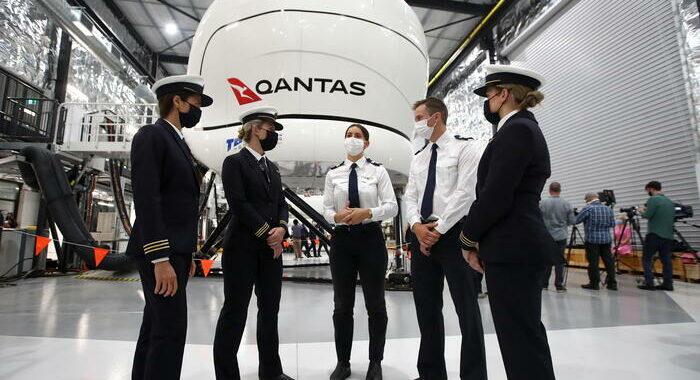 Caos aeroporti:Qantas chiede a dirigenti di smistare bagagli