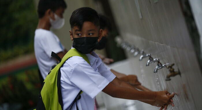 Covid: Filippine, in 27 mln tornano a scuola dopo 2 anni