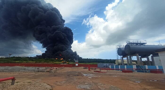 Cuba: esplode un deposito petrolifero, almeno un morto