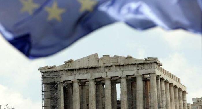 Grecia sorvegliata speciale solo per un’altra settimana