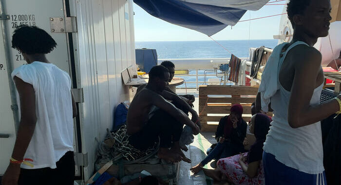 Migranti: a Taranto la GeoBarents per sbarco 659 superstiti