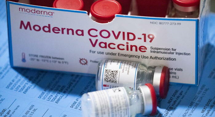 Moderna fa causa a Pfizer-BioNTech per vaccini Covid
