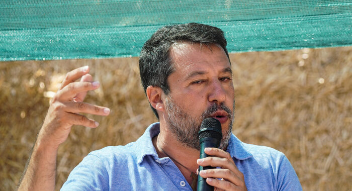 Salvini, se prezzo non scende bisognerà razionare luce e gas