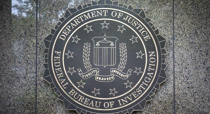 Usa, cerca d’irrompere negli uffici dell’Fbi: inseguito e ucciso