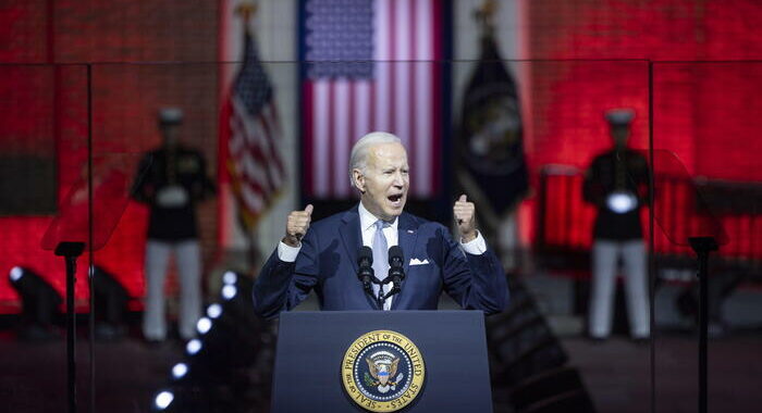 Biden attacca Trump, è una minaccia per gli Stati Uniti