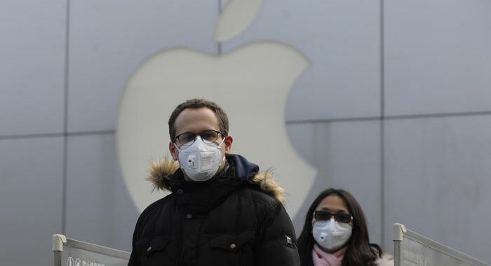 Cina, città di forniture Apple in lockdown indefinito
