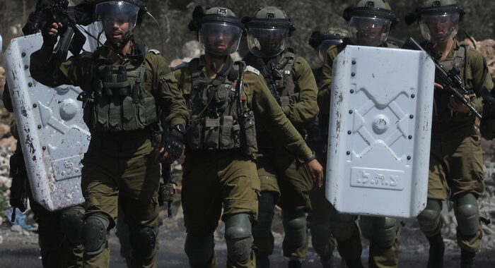 Cisgiordania: miliziano ucciso in agguato esercito