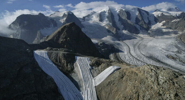 Clima: in Svizzera sciolto un ghiacciaio di settemila anni