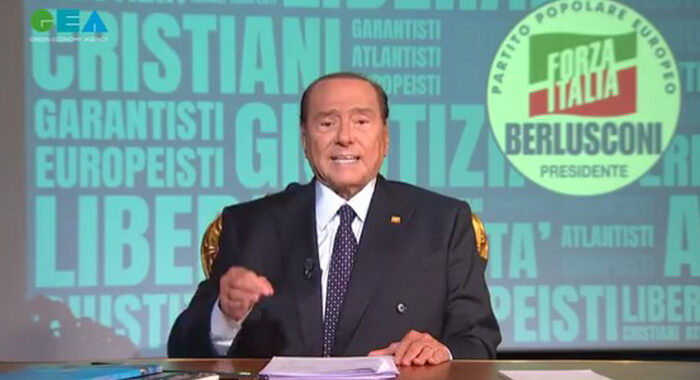 Elezioni: Berlusconi, chi non vota si fa del male