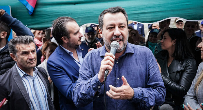 Elezioni: Salvini, referendum su stop benzina e diesel