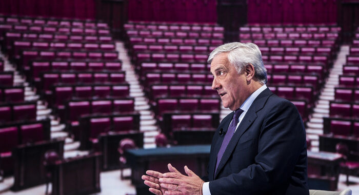 Elezioni: Tajani, astensione un pericolo per la democrazia