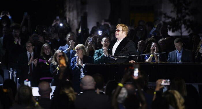 Elton John alla Casa Bianca. Biden, ‘canto di libertà’
