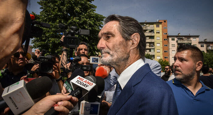 Fontana, caro bollette? Scuole chiuse sabato può essere strada