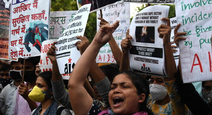 India: muore in ospedale sedicenne stuprata e bruciata