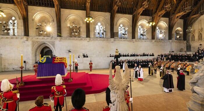 Regina: arcivescovo Canterbury, vita dedicata a servire nazione