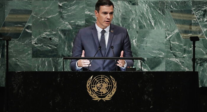 Spagna: il premier Sánchez positivo al Covid