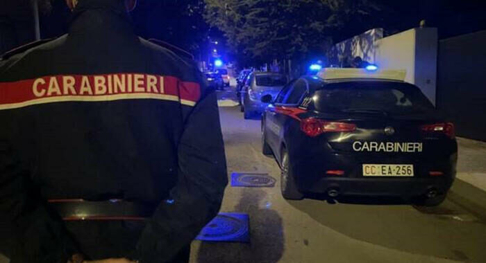 Spara durante lite nel Milanese, un morto e un ferito
