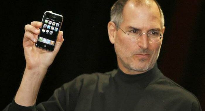 Steve Jobs, amici e famigliari lanciano archivio online