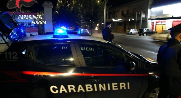 Ucciso a colpi di pistola 20enne nel Foggiano