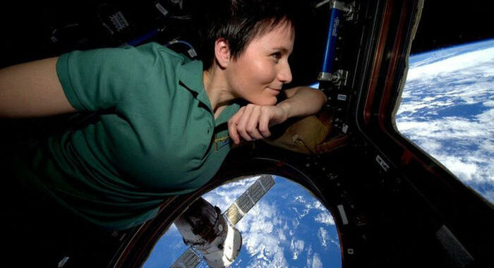 AstroSamantha: ‘grazie, avere volato 2 volte un privilegio