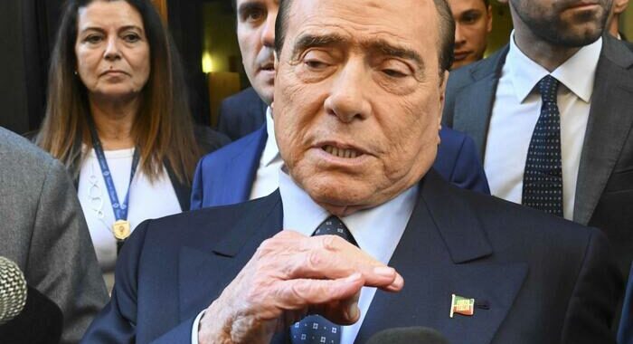 Berlusconi,situazione difficile ma diamo convinti fiducia