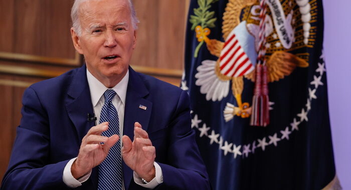 Biden, attacchi della Russia contro civili oltre il limite