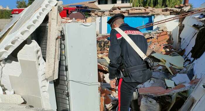 Crolla villetta ad Anzio dopo esplosione, grave una donna