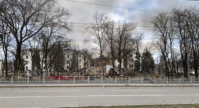 Filorussi, raid ucraini sul palazzo del governo a Donetsk