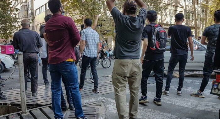 Iran, rivolta e fiamme a Evin, carcere dei dimostranti arrestati