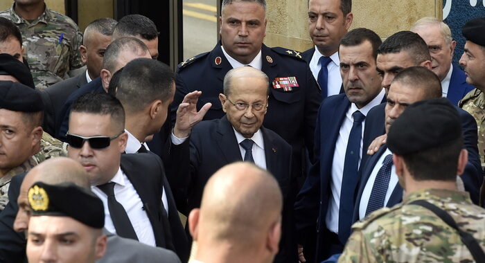 Libano: Aoun lascia presidenza, paese in un vuoto di potere