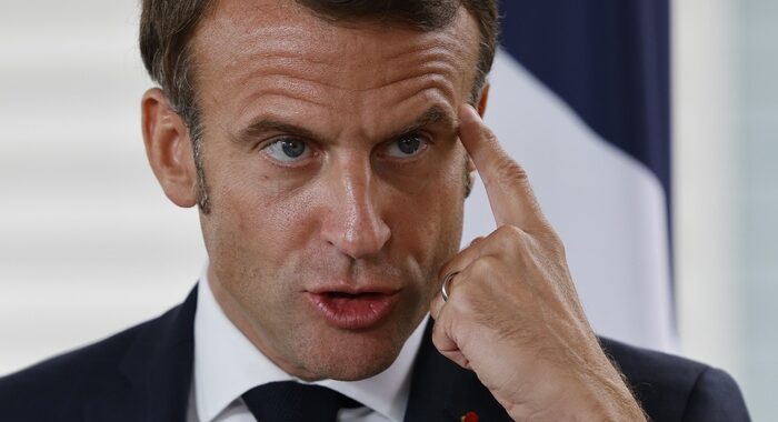 Macron, con attacchi russi ‘profondo cambiamento’ guerra