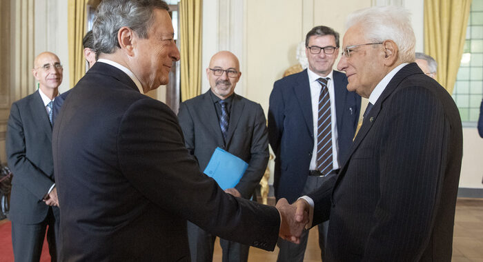 Mattarella ringrazia Draghi e governo, eccellente lavoro