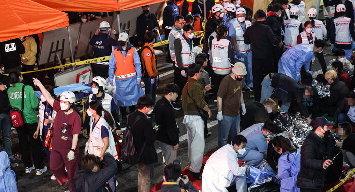 Seul, almeno 2 morti e 23 feriti per la calca di Halloween
