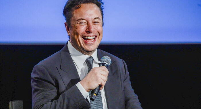 Ucraina: Musk cambia idea, continuerà a finanziare Starlink