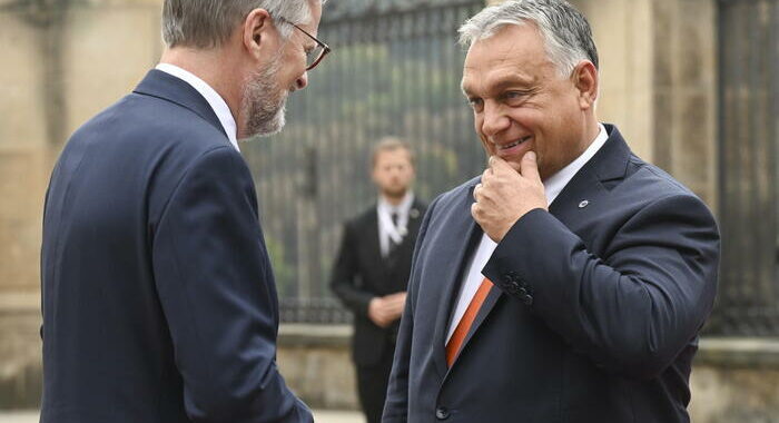Ucraina: Orban, sanzioni Ue non all’altezza, ripensarle