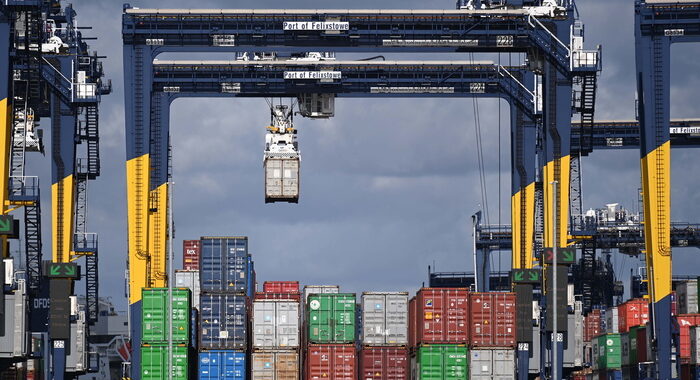 Commercio estero: Istat, a settembre export +1,6%,