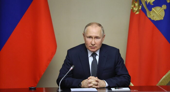 Media, Putin vuole uccidere Lukashenko per truppe bielorusse