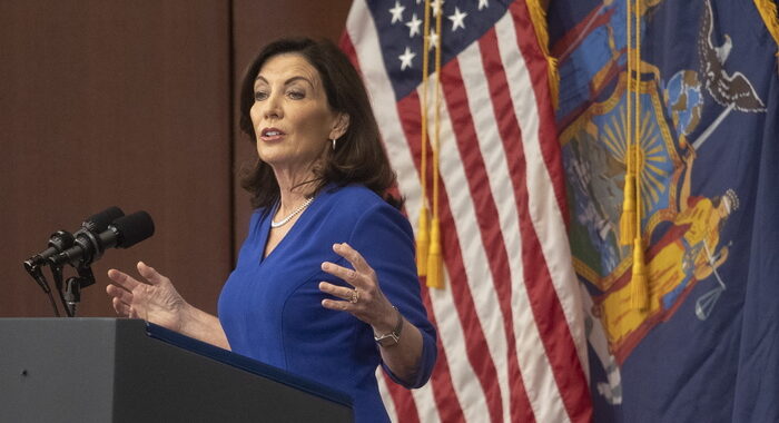 Midterm, la dem Kathy Hochul eletta governatrice di New York