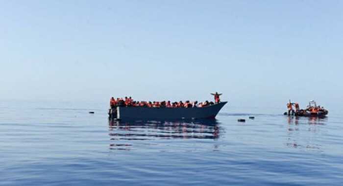 Migranti:Geo Barents,’serve porto,Italia e Malta non rispondono’