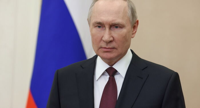 Putin, alcuni cercano riscrivere storia e indebolire Russia